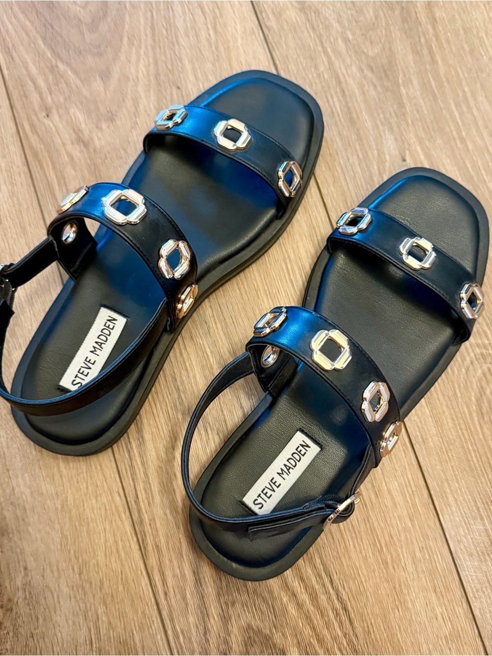 Steve Madden Black & Gold Tenacious Sandals SIZE 8.5